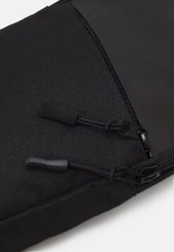 Pier One Riñonera - Black 11 Pier One Riñonera - Black -Pier One d1c08c57fb3a46a58aece18e76491f6d