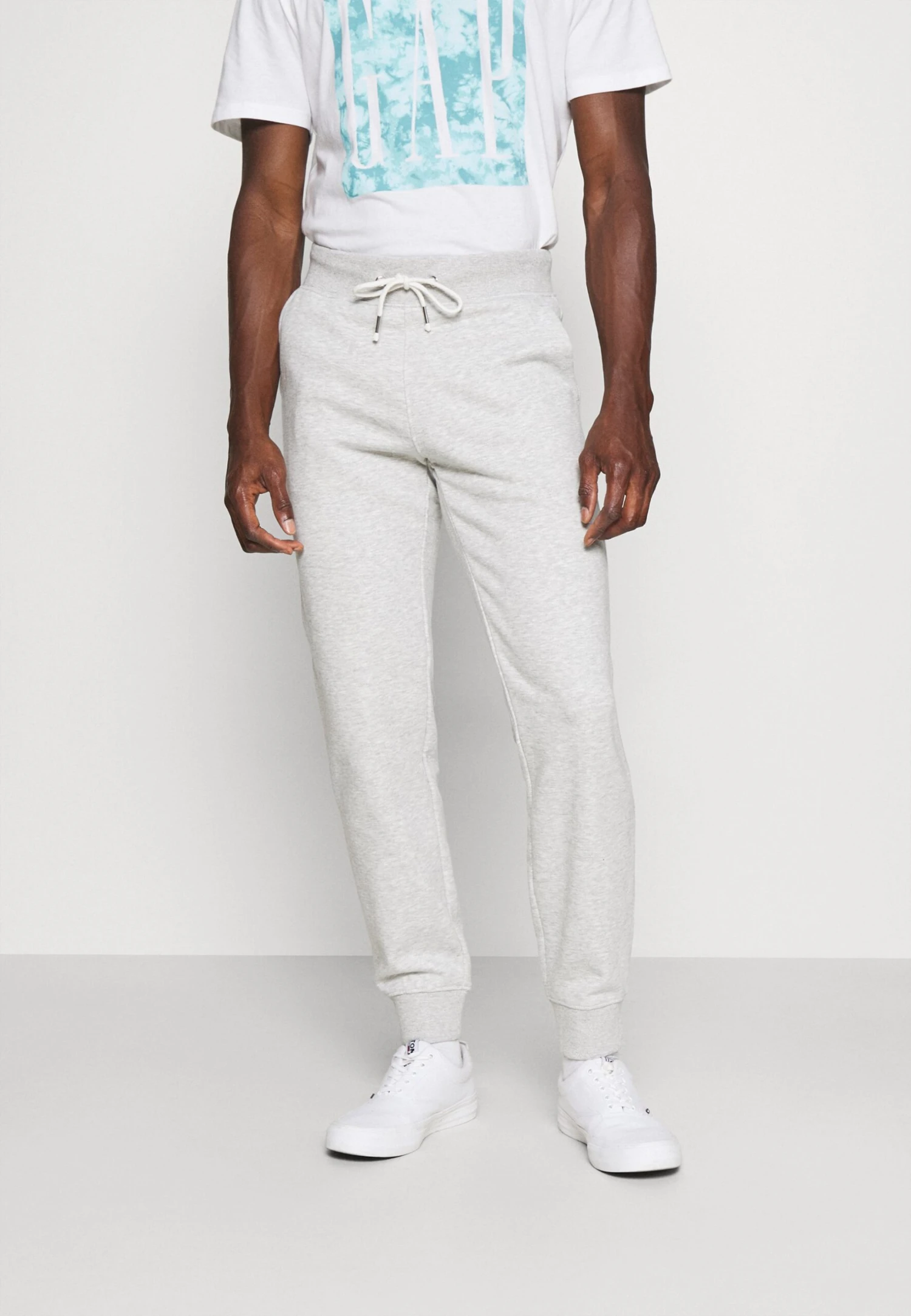 Pier One 3 Pack - Pantalones Deportivos - Mottled Light Grey/Mottled Dark Blue/Black 7 Pier One 3 Pack - Pantalones Deportivos - Mottled Light Grey/Mottled Dark Blue/Black - Imagen 5