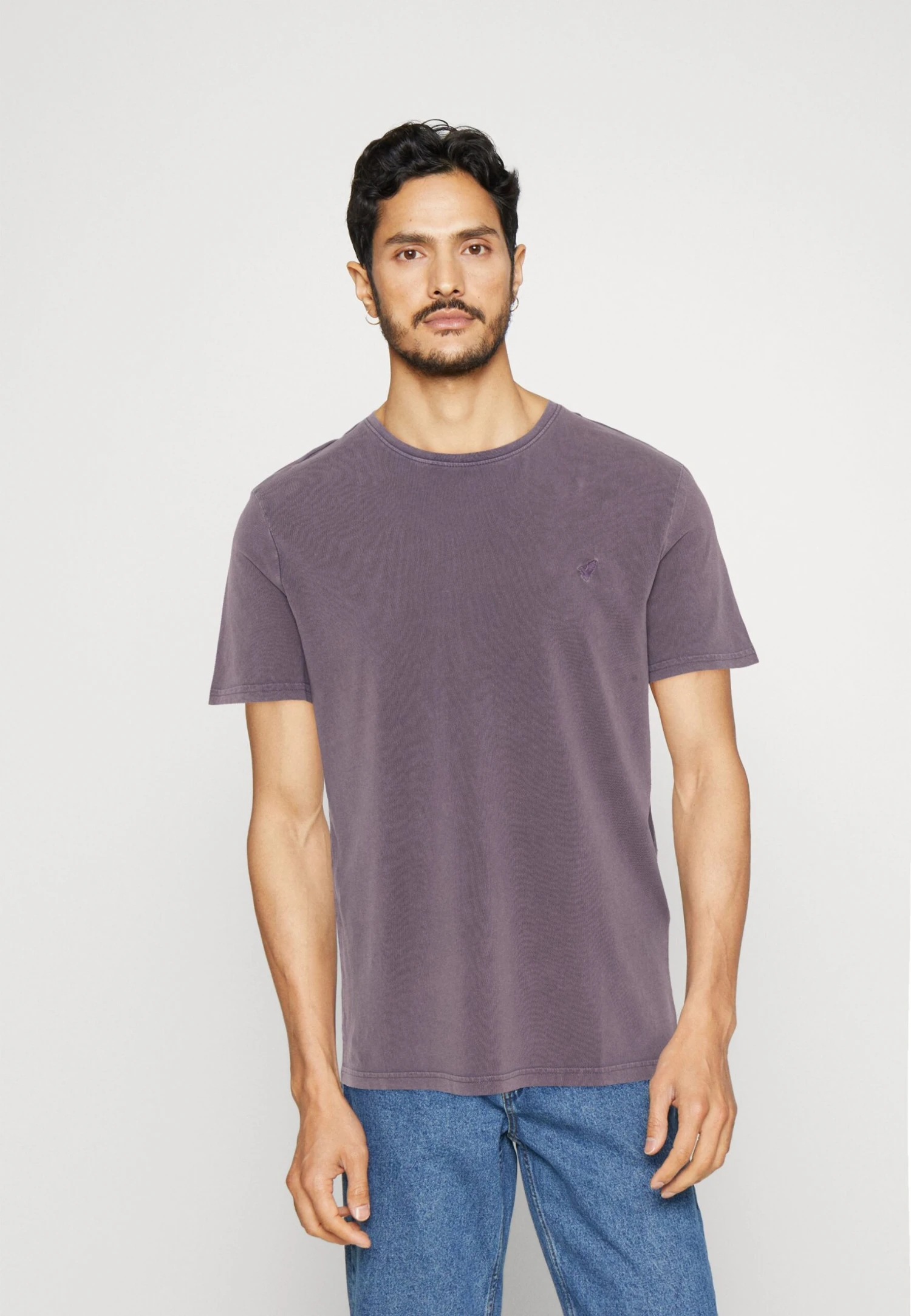 Pier One 5 Pack - Camiseta Básica - Off-White/Lilac/Light Red 9 Pier One 5 Pack - Camiseta Básica - Off-White/Lilac/Light Red - Imagen 7