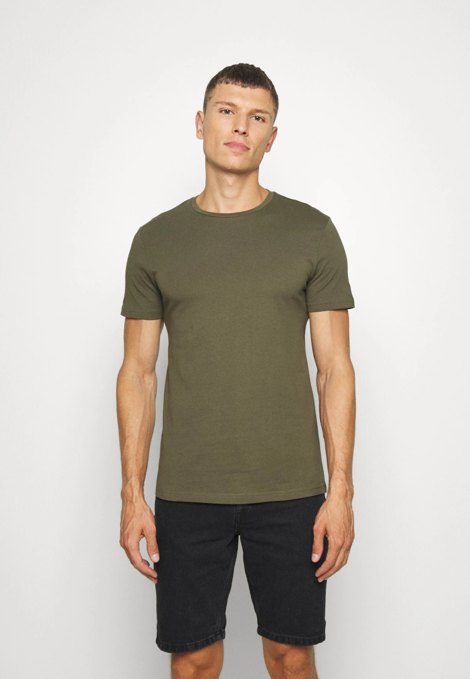 Pier One 7 Pack - Camiseta Básica - White/Blue/Green 5 Pier One 7 Pack - Camiseta Básica - White/Blue/Green - Imagen 3