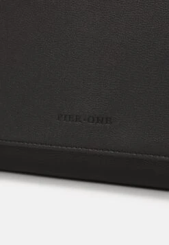 Pier One Big Messenger Bag - Bandolera - Black 13 Pier One Big Messenger Bag - Bandolera - Black -Pier One de47914765c748388e7d2adfd44cd119