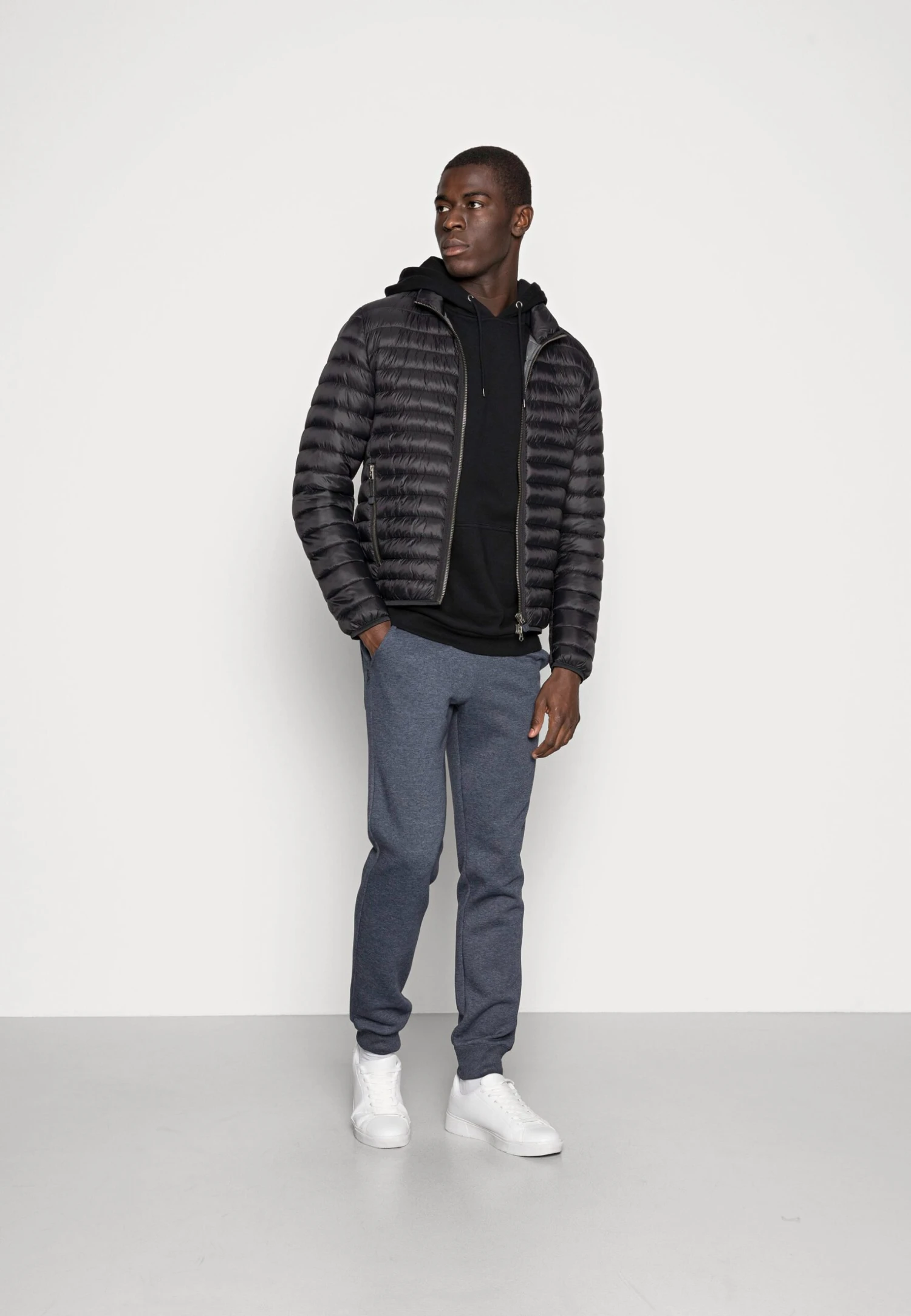 Pier One Jersey Con Capucha - Black 4 Pier One Jersey Con Capucha - Black - Imagen 2