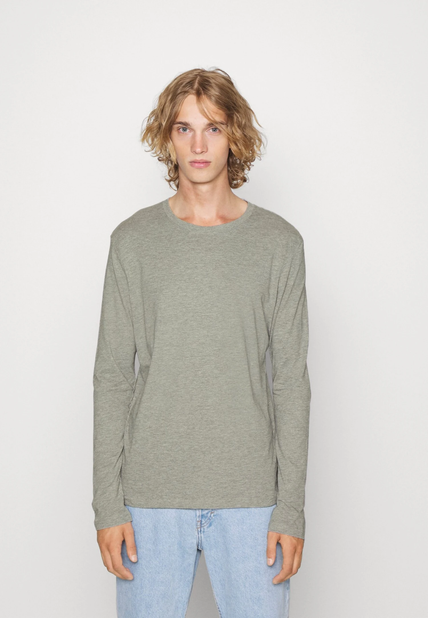 Pier One 5 Pack - Camiseta De Manga Larga - Black/Dark Blue/Stone 4 Pier One 5 Pack - Camiseta De Manga Larga - Black/Dark Blue/Stone - Imagen 2