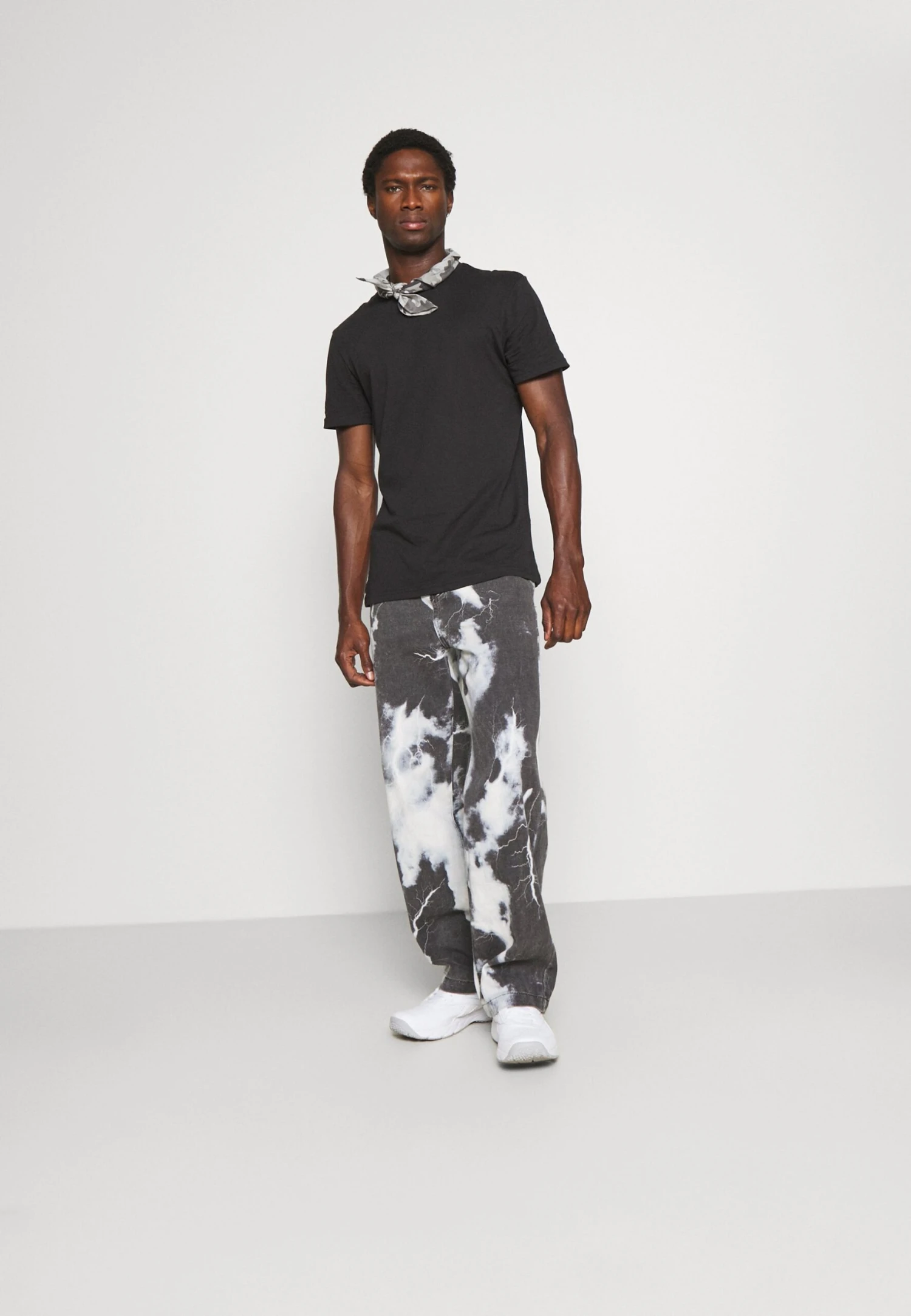 Pier One 3 Pack - Camiseta Básica - Black/Mottled Dark Grey/Bordeaux 3 Pier One 3 Pack - Camiseta Básica - Black/Mottled Dark Grey/Bordeaux