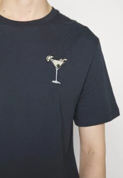 Pier One Cocktail Tee- Camiseta Estampada - 503 - Dark Blue 13 Pier One Cocktail Tee- Camiseta Estampada - 503 - Dark Blue -Pier One f4003dd8624b48549a344f3374008678