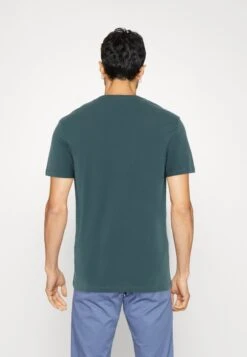 Pier One 5 Pack - Camiseta Básica - White/Off-White/Lilac 13 Pier One 5 Pack - Camiseta Básica - White/Off-White/Lilac -Pier One fb9e5f19fa1d4182b7db953af443e00b