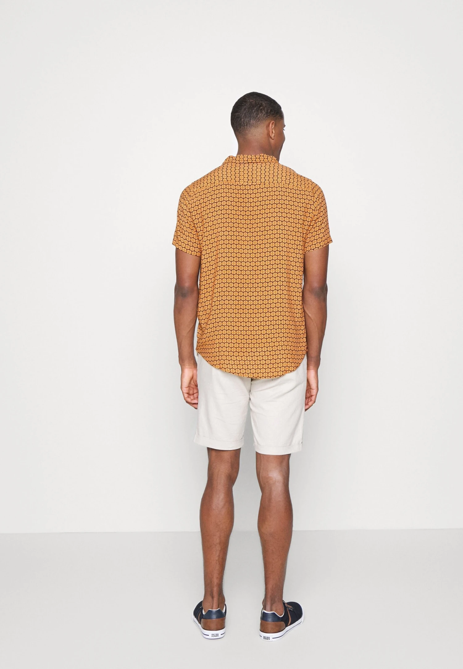 Pier One Linen Blend Drawcord Shorts- Shorts - Beige 7 Pier One Linen Blend Drawcord Shorts- Shorts - Beige - Imagen 5